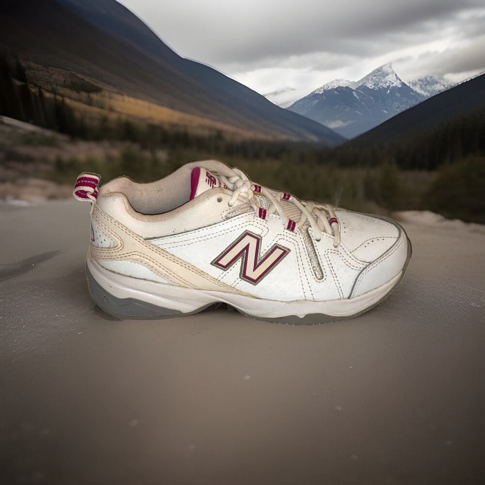 New Balance 608 v4 Womens Size 6.5 Shoes MINT Never Worn WX608V4P